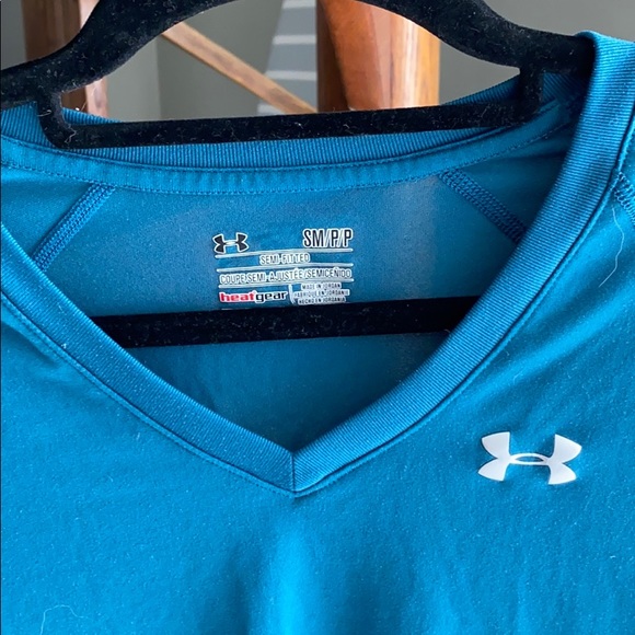 Womens Under Armor Workout Tee - Picture 2 of 3